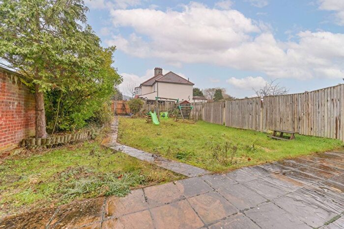 6 Bedroom Property For Sale In Green Lane, Norbury, London, SW16