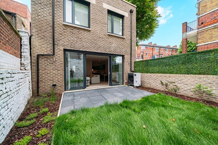 2 Bedroom Flat For Sale In Flat Tower Bridge Mews, Southwark, SE1