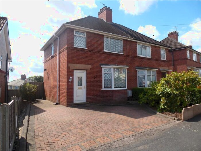 3 Bedroom Semi-Detached House To Rent In The Oval, Smethwick, B67
