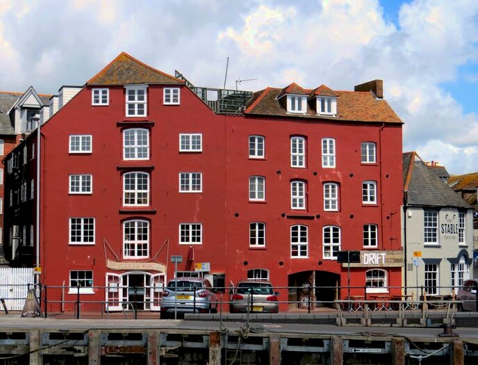 3 Bedroom Flat To Rent In The Quay, Poole, BH15