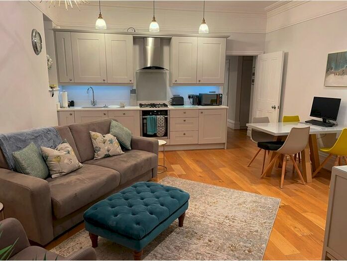 2 Bedroom Flat To Rent In Mckinley Road, Bournemouth, BH4