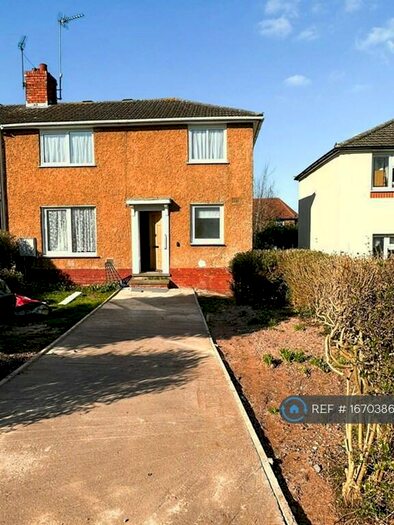 3 Bedroom Semi-Detached House To Rent In Central Avenue, Kettering, NN16