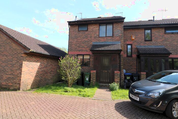 2 Bedroom End Of Terrace House To Rent In Lake View, North Holmwood, RH5