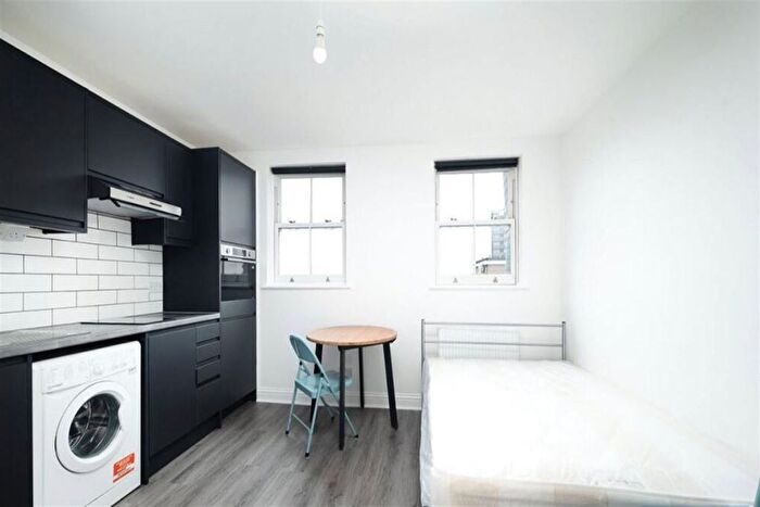 Studio To Rent In Brent Street, Hendon, NW4