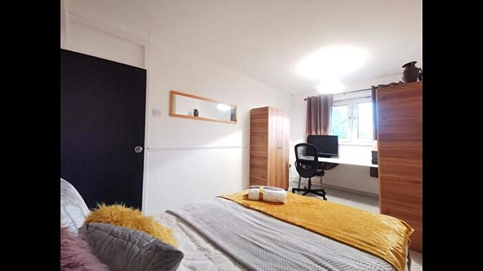 3 Bedroom Maisonette For Sale In London, E15