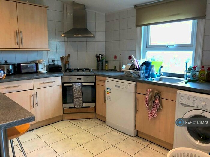 4 Bedroom Flat To Rent In Sunningfields Road, London, NW4