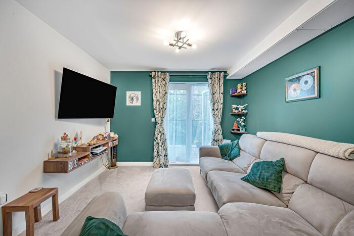 2 Bedroom Flat For Sale In Godstone Road, Surrey, CR8