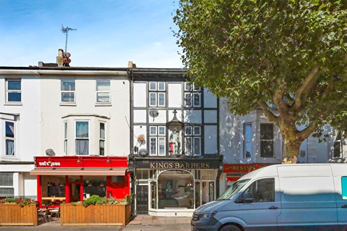 1 Bedroom Flat For Sale In Pevensey Road, Eastbourne, BN21