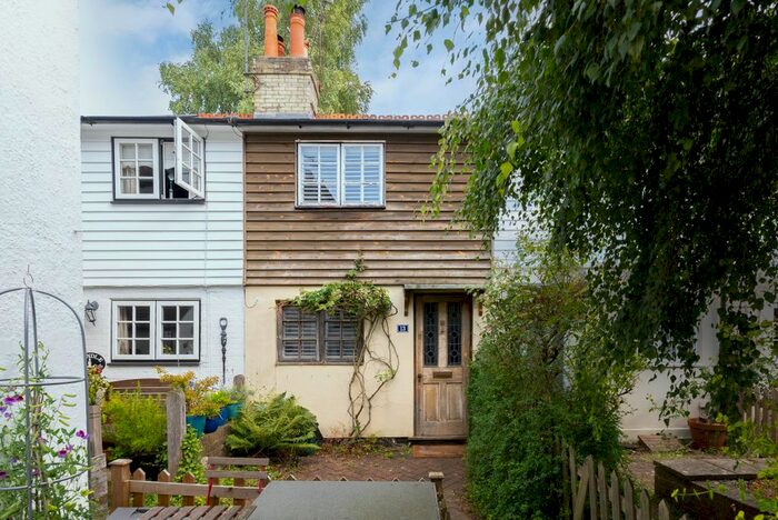 2 Bedroom Terraced House To Rent In North Street, Dorking, RH4