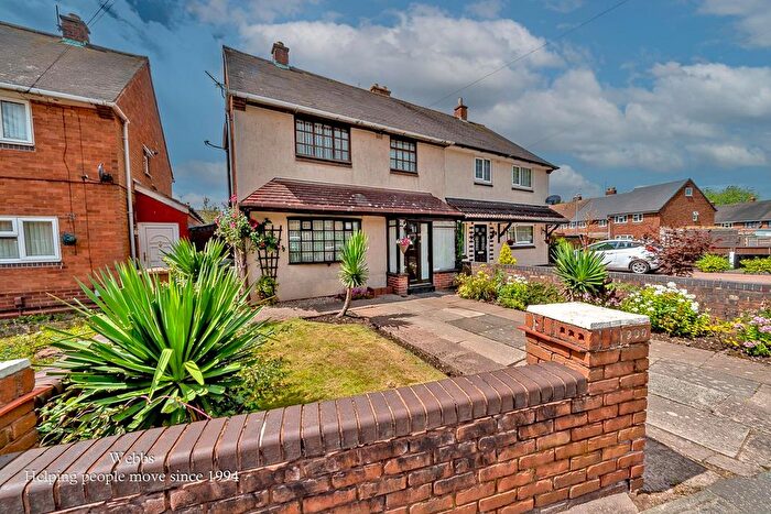 3 Bedroom Semi-Detached House For Sale In Cresswell Crescent, Bloxwich, Walsall, WS3