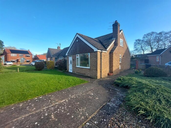 2 Bedroom Semi-Detached Bungalow For Sale In Hewley Drive, West Ayton, Scarborough, YO13