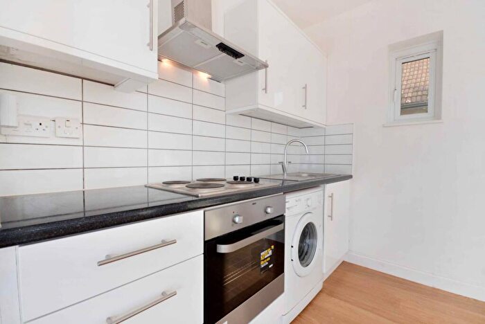 1 Bedroom Flat To Rent In Maybury Road, Woking, GU21