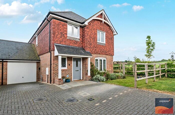 3 Bedroom Link Detached House For Sale In Sireburne Close, Sherborne St. John, RG24