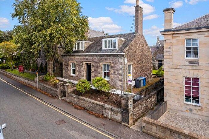 3 Bedroom Cottage To Rent In Hope Street, Lanark, ML11