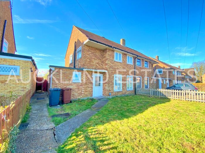 3 Bedroom Semi-Detached House To Rent In Rushfield, Potters Bar, EN6
