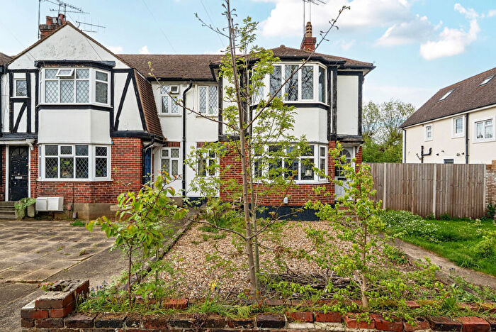 2 Bedroom Maisonette For Sale In Tudor Drive, Kingston Upon Thames, KT2