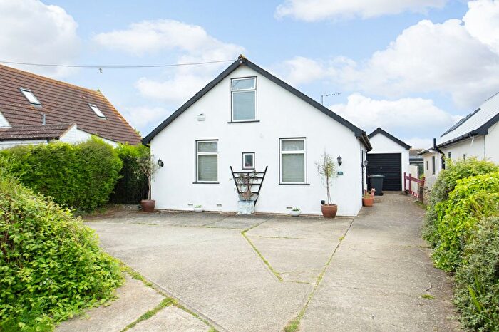 3 Bedroom Detached House For Sale In Maydowns Road, Chestfield, Whitstable, CT5