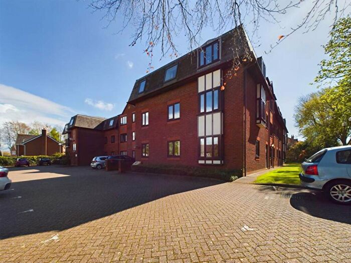 2 Bedroom Apartment For Sale In Black Moss Lane, Hillside Court Black Moss Lane, L39