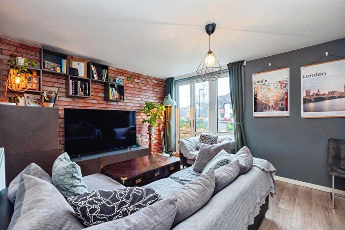 2 Bedroom Flat For Sale In Marchant Street, London, SE14