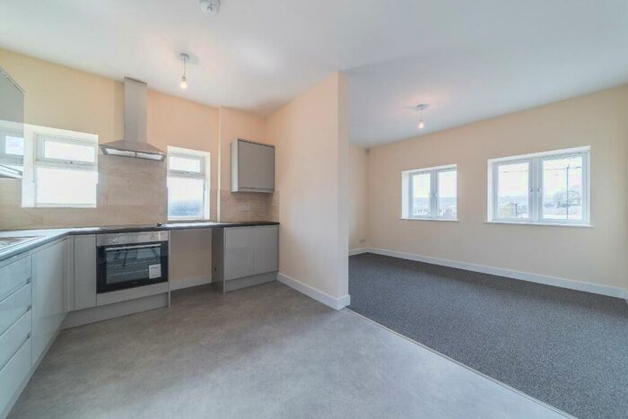 2 Bedroom Flat To Rent In Halifax Road, Hillsborough, Sheffield, S6