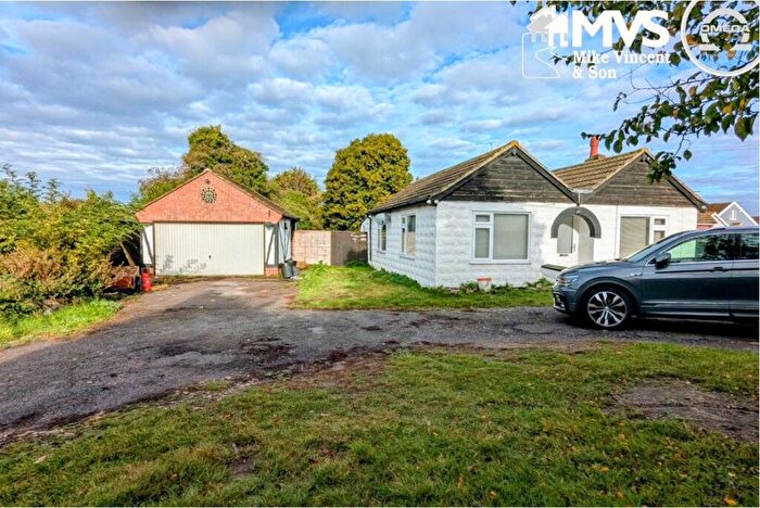 2 Bedroom Bungalow For Sale In Burrs Road, Great Clacton, CO15