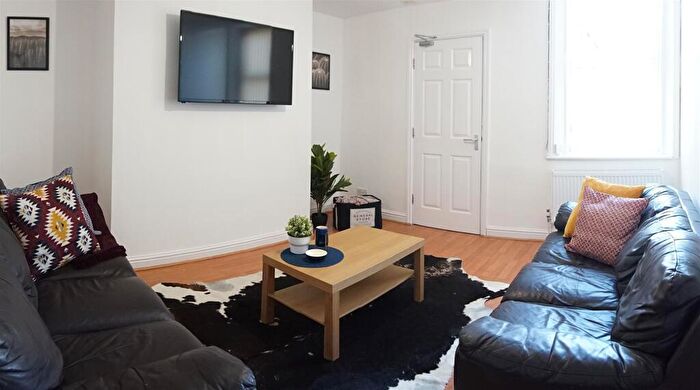 5 Bedroom Maisonette To Rent In Warwick Street, Heaton, NE6