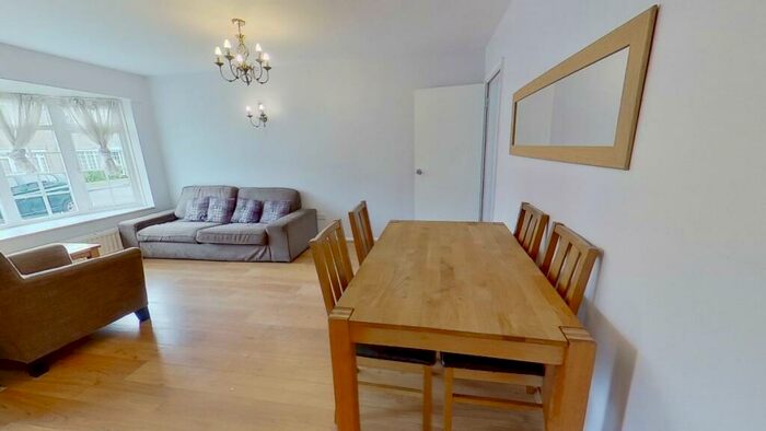 4 Bedroom Semi-Detached House To Rent In Lynwood, Guildford, GU2