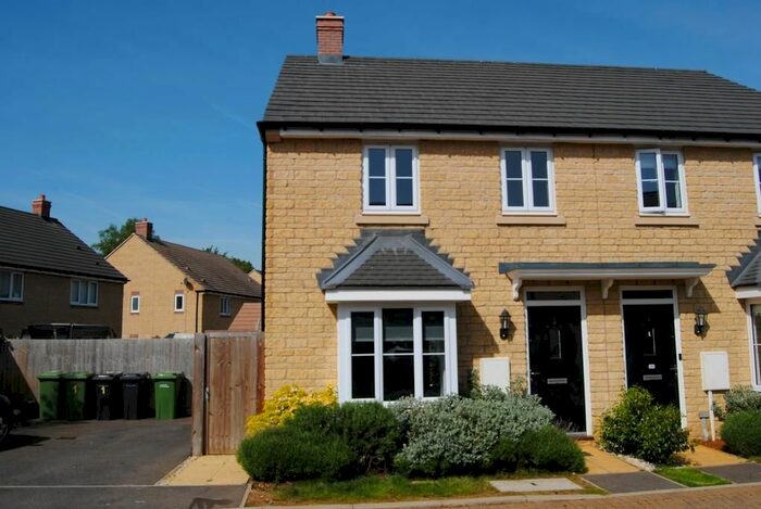 3 Bedroom Semi-Detached House To Rent In Herald Gardens, Southmoor, Oxon, OX13