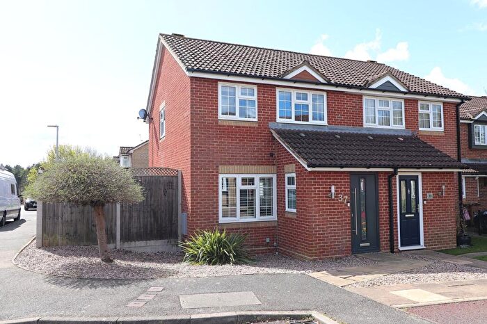 3 Bedroom Semi Detached House For Sale In Kings Walden Rise, Stevenage, Hertfordshire, SG2
