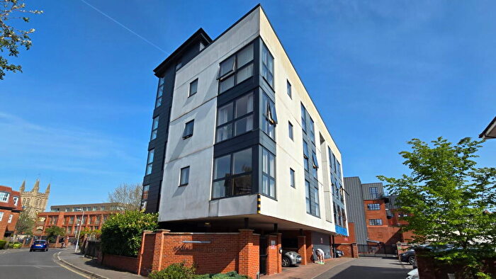 2 Bedroom Flat For Sale In Oddfellows Heights, Oddfellows Road, Newbury, RG14
