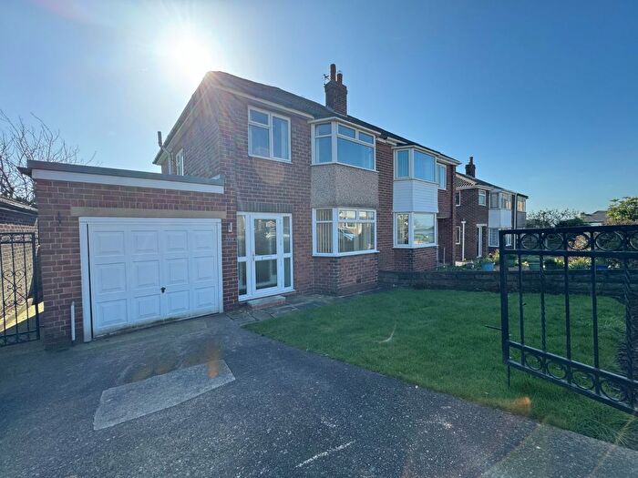 3 Bedroom Semi Detached House To Rent In Queens Crescent, Ossett, West Yorkshire, WF5