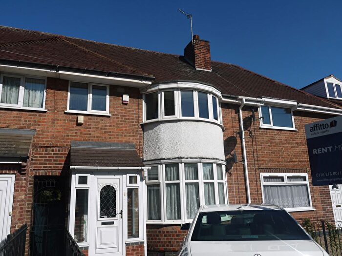 3 Bedroom Town House To Rent In Wicklow Drive, Leicester, LE5