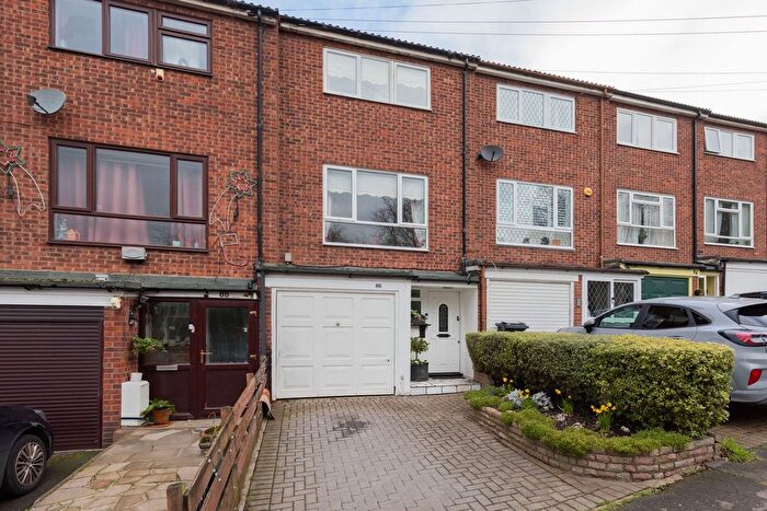 4 Bedroom Town House For Sale In Roding Lane North, Woodford Green, IG8