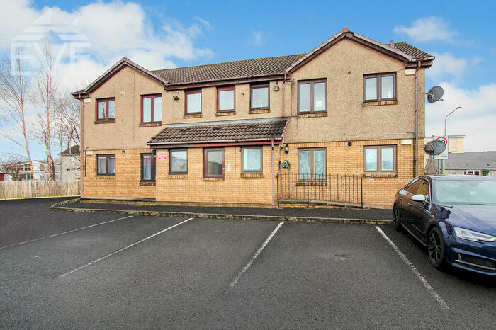 2 Bedroom Flat To Rent In Lochiel Place, Jamestown, Alexandria, G83