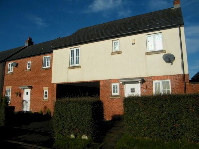 3 Bedroom Mews To Rent In Giants Seat Grove, Swinton, M27
