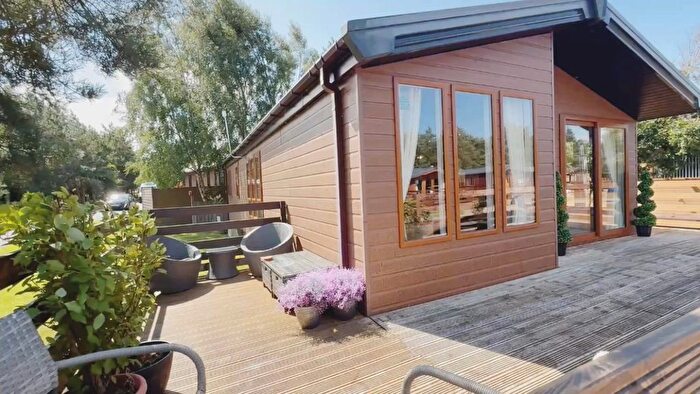 2 Bedroom Mobile/park Home For Sale In Felton, Morpeth, NE65