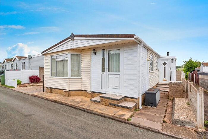 2 Bedroom Park Home For Sale In Cheveley Park, Grantham, NG31