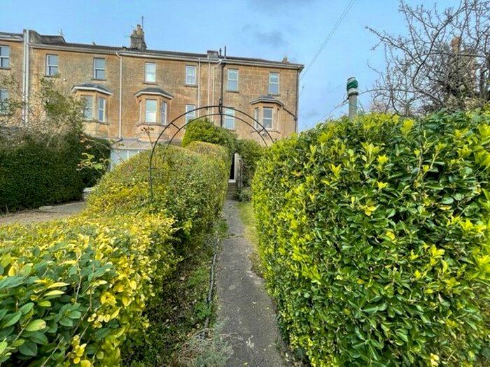1 Bedroom Flat To Rent In Newbridge Hill, Bath, BA1