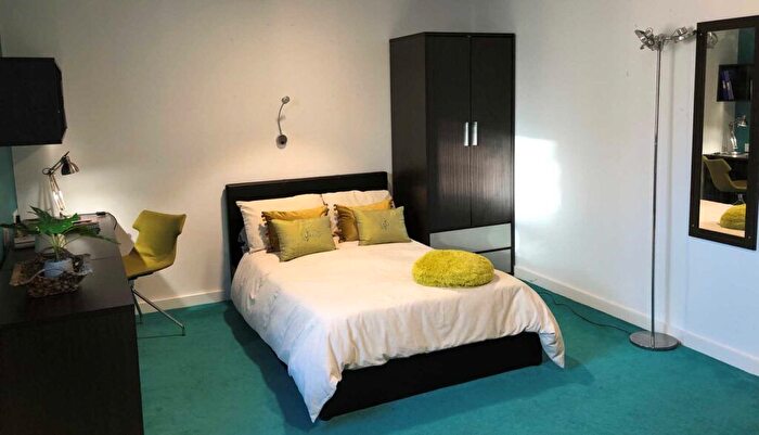 Studio To Rent In Greek Street, Liverool, L3