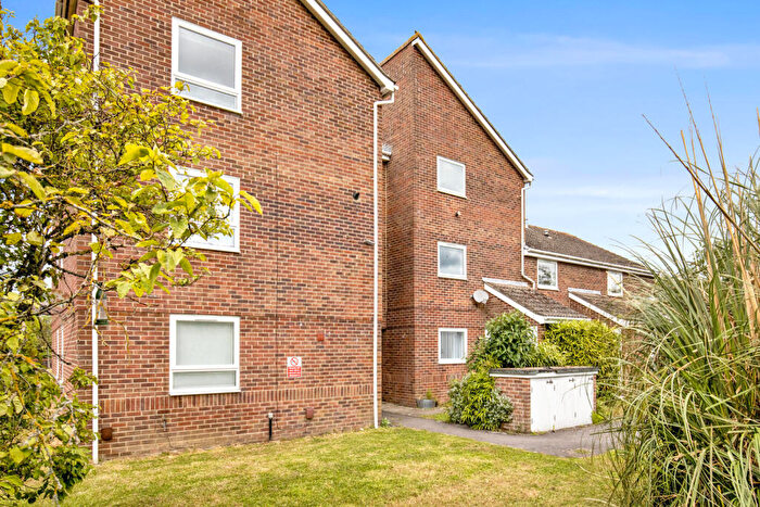 1 Bedroom Apartment For Sale In Chatsworth Road, Chichester, PO19