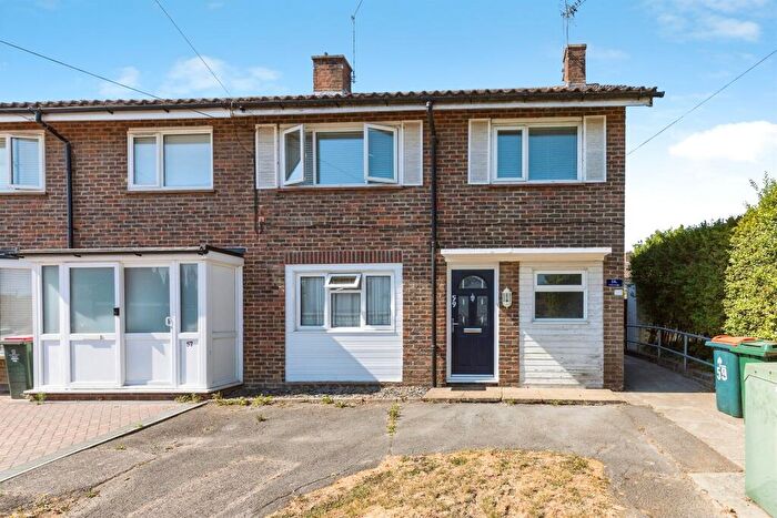 1 Bedroom House For Sale In Hawkins Road, Crawley, RH10