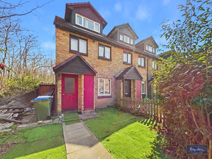 2 Bedroom Maisonette To Rent In Haldane Road, London, SE28