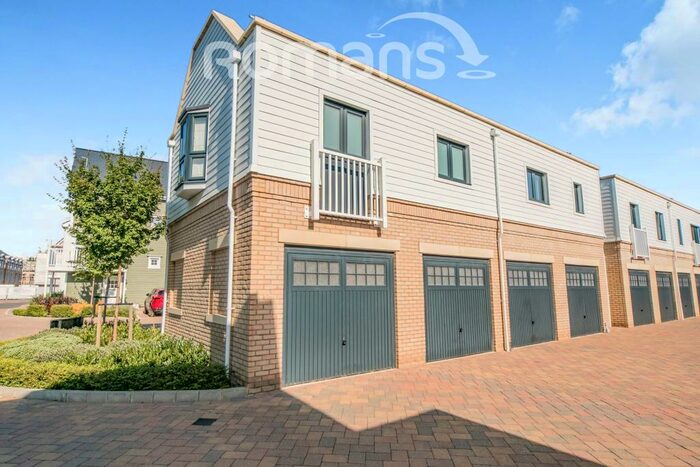 2 Bedroom Apartment To Rent In Massachusetts Place, RG2