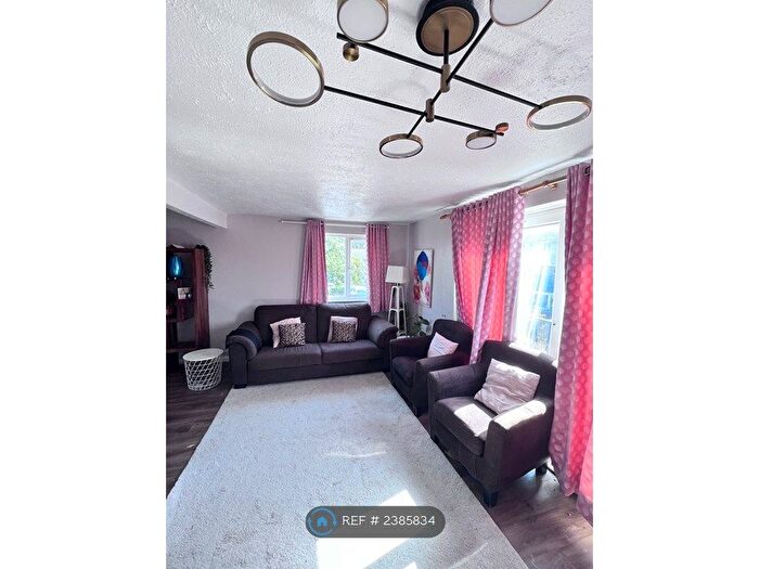 2 Bedroom Maisonette To Rent In Shears Court, Sunbury-On-Thames, TW16