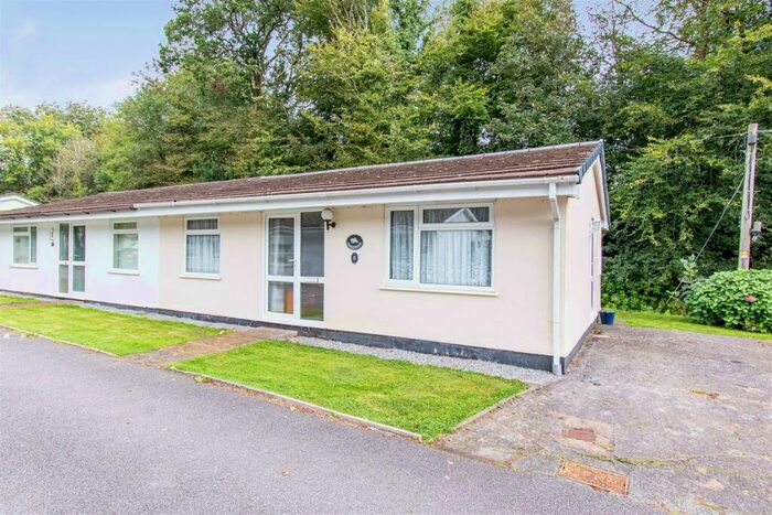 2 Bedroom Semi-Detached Bungalow For Sale In Rosecraddoc, Liskeard, PL14