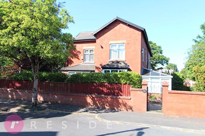 5 Bedroom Semi-Detached House For Sale In Manchester Road, Deeplish, Rochdale, OL11