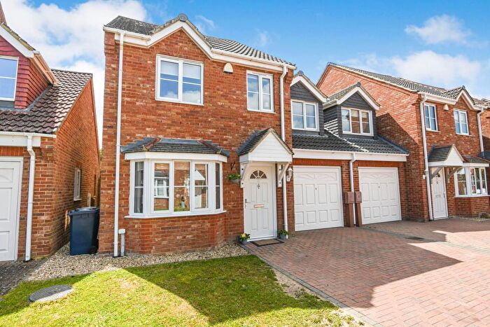 3 Bedroom Link Detached House For Sale In Jackson Close, Wisbech St Mary, Wisbech, Cambridgeshire, PE13