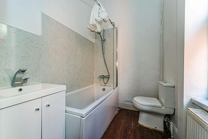 1 Bedroom Flat To Rent In Western Parade, Southsea, Hampshire, PO5