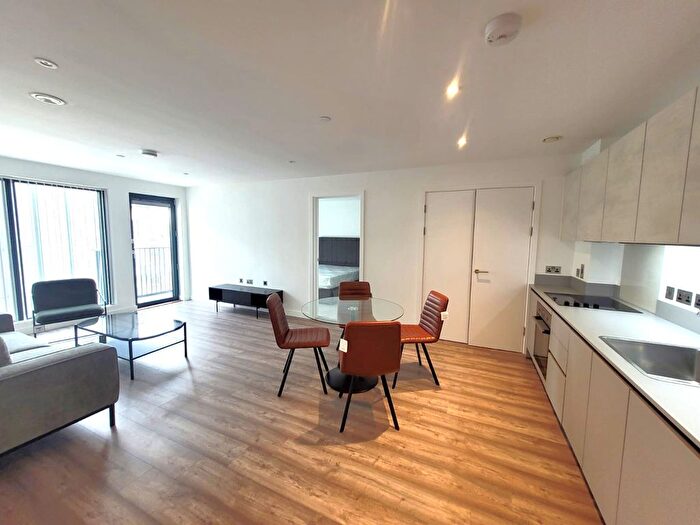 2 Bedroom Flat To Rent In Herschel Street, Slough, SL1