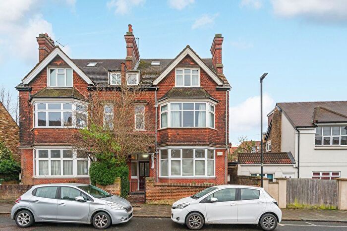 1 Bedroom Flat To Rent In Pendennis Road, Streatham Hill, London, SW16